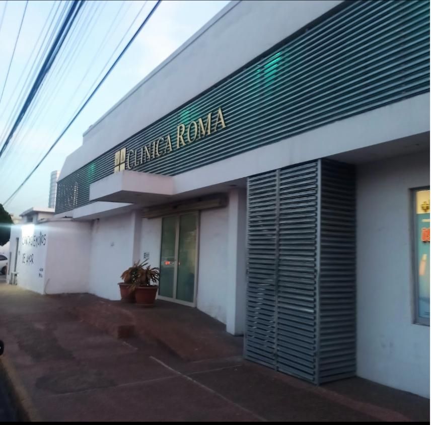Fachada de Clínica Roma, Diagonal 224, Col. Roma, Monterrey